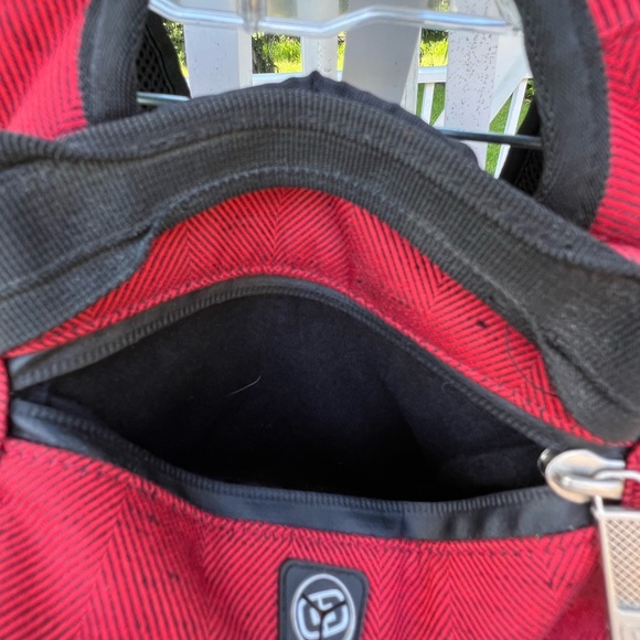 Shore Thing red/black tech backpack - Picture 7 of 13